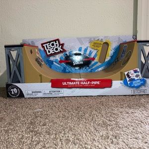 Tech Deck half pipe